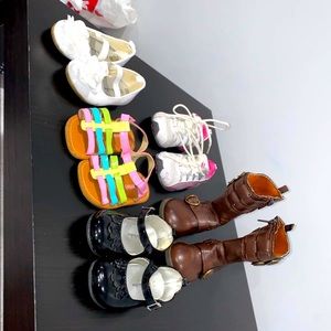 Kids shoes size 5